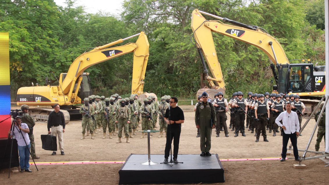 Noboa comenzó construcción de cárcel de alta seguridad similar al modelo Bukele