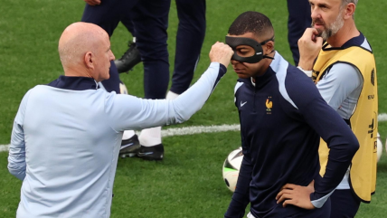   Mbappé debió usar nueva máscara protectora para jugar en la Eurocopa 2024 