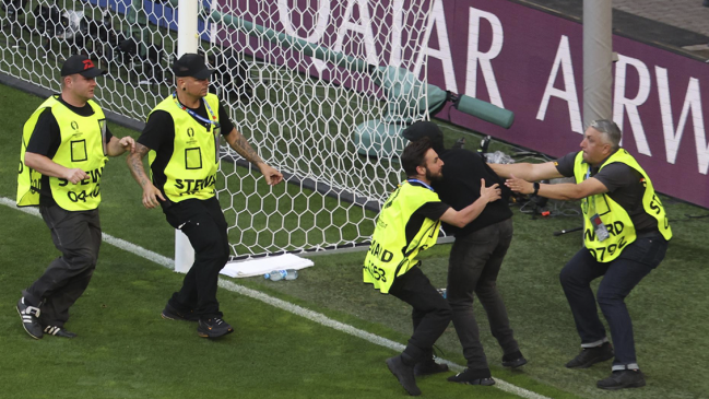   [VIDEO] Gonçalo Ramos recibió duro golpe de un guardia tras el triunfo de Portugal 