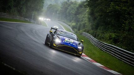   Benjamín Hites vivió jornada de dulce y agraz en Nürburgring 