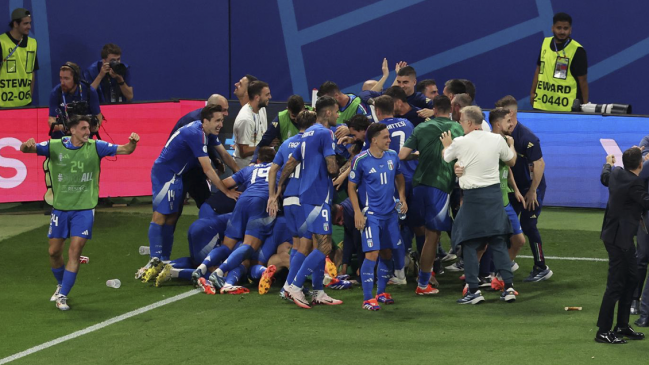   Italia logró esforzado pase a octavos con gol en los descuentos ante Croacia 