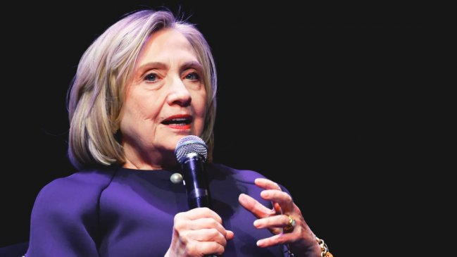 Hillary Clinton opina que debatir con Donald Trump es 