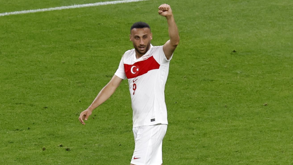 [VIDEO] Cenk Tosun decidió el triunfo de Turquía con gol en los descuentos