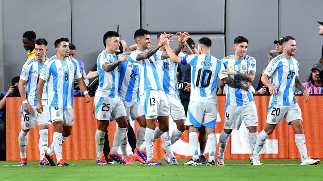 Presidente de la Conmebol felicitó a Argentina tras victoria sobre Chile