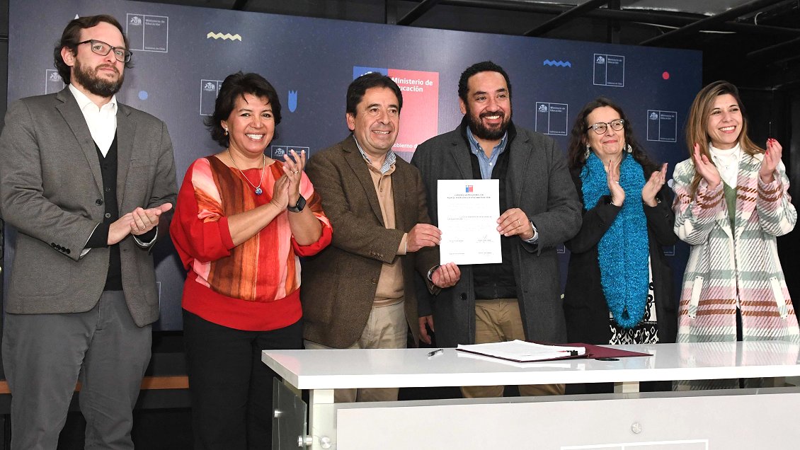 Invertirán 25 mil millones en establecimientos del SLEP Atacama