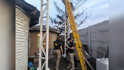   Hombre se electrocutó mientras instalaba un cartel publicitario 