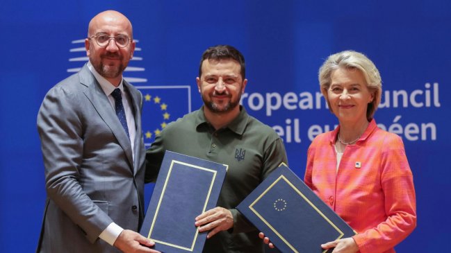   Zelenski celebra el acuerdo de seguridad con la UE y pide celeridad en envíos de armas 