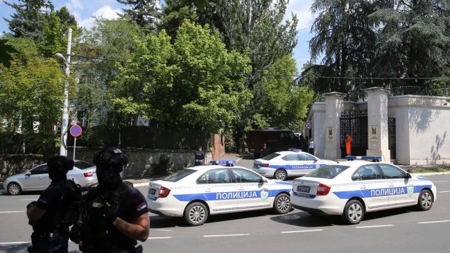  Hombre fue abatido ante embajada de Israel en Belgrado tras atacar a un policía  