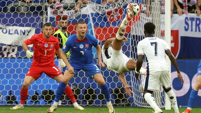   [VIDEO] Bellingham anotó un golazo de chilena y forzó el alargue entre Inglaterra y Eslovaquia 