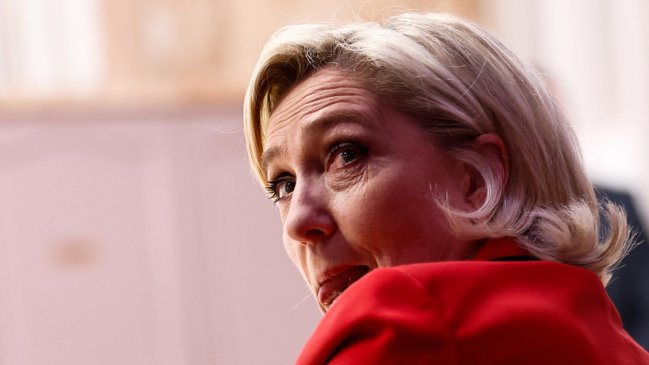  Le Pen acusó a Macron de preparar 