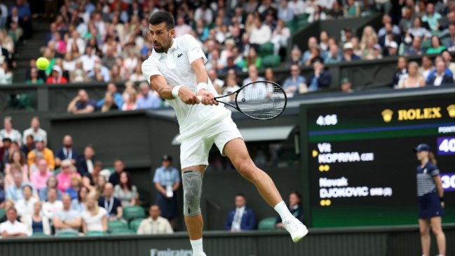   Novak Djokovic debutó sin problemas en Wimbledon 