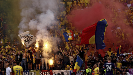  Rumania animó con entusiasmo en las gradas pese a la goleada de Países Bajos en la Euro 