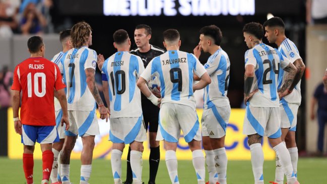 Árbitro que dirigió partido de Chile en Copa América fue designado para duelo de Argentina