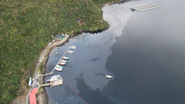   PDI investiga derrame de combustible en Puerto Chacabuco 