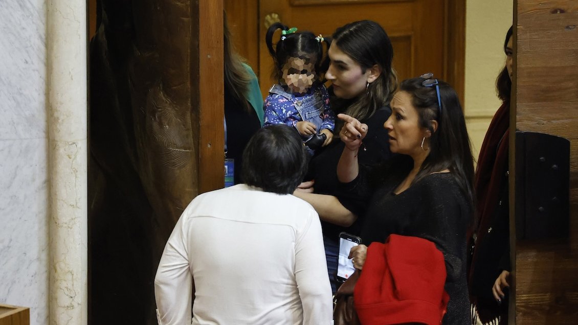 Diputada del Frente Amplio fue impedida de ingresar con su hija al hemiciclo