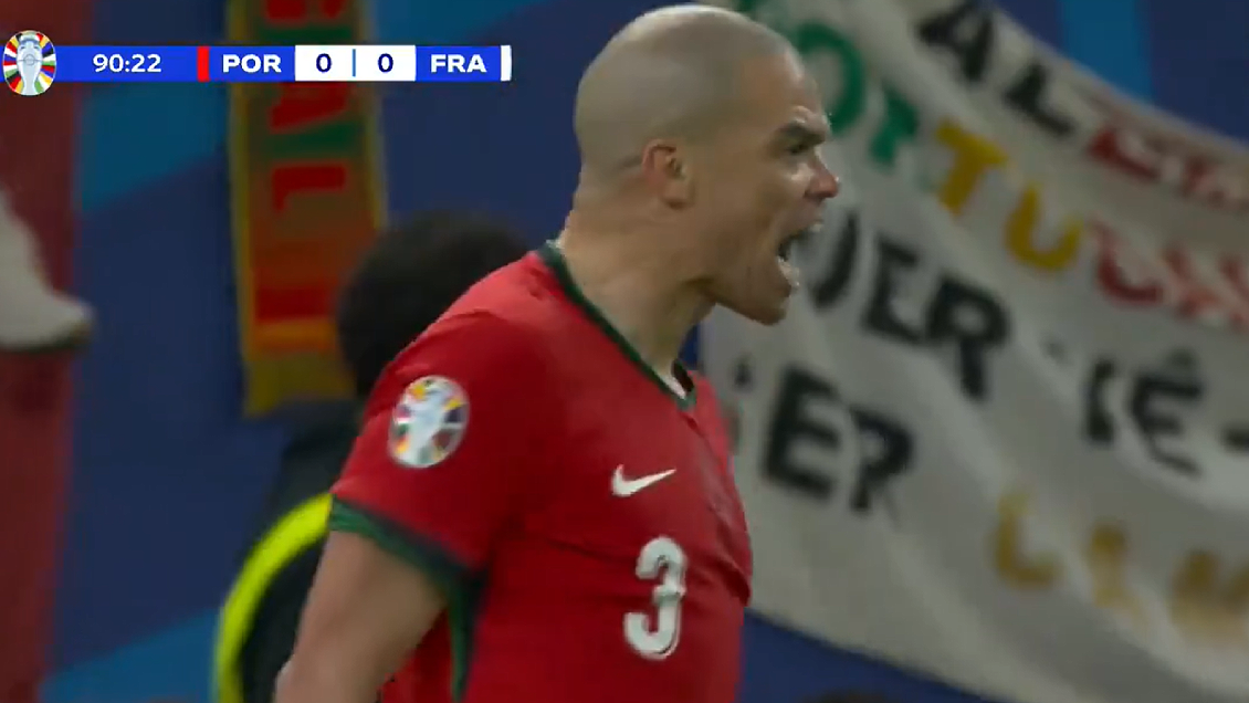 [VIDEO] Pepe celebró con todo por cortar un ataque de Francia en la Euro