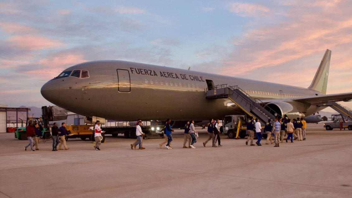 Vuelo de expulsión devolvió a 42 extranjeros a sus países