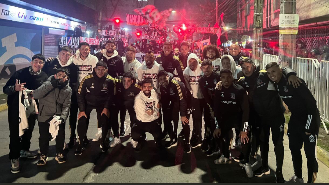 Colo Colo tuvo apoyo masivo antes del partido contra Santa Cruz