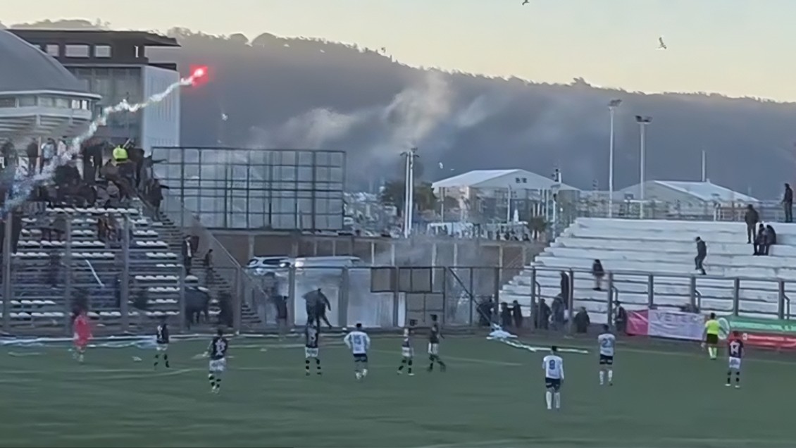 Municipalidad de Talcahuano se querellará por hechos de violencia en duelo Naval-Lota