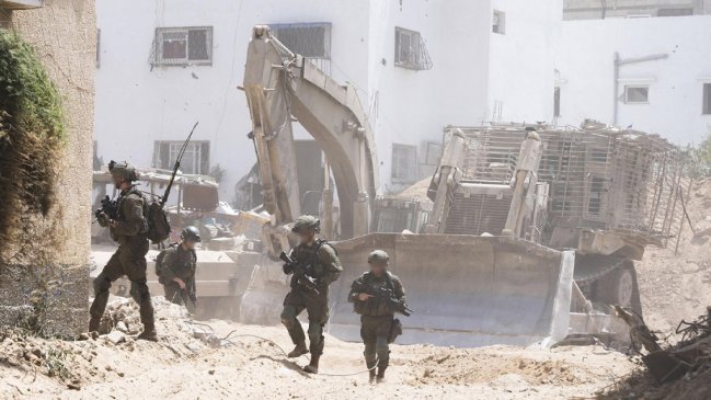 Bombardeos de Israel a ciudad de Gaza dejan cientos de desplazados y decenas de muertos