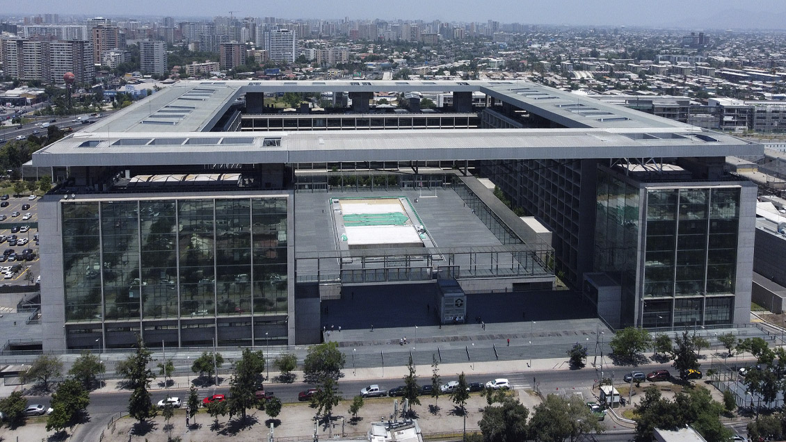 Falso aviso de bomba en el Centro de Justicia movilizó a Carabineros