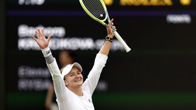   Krejcikova apagó el ímpetu de Rybakina y jugará la final de Wimbledon 