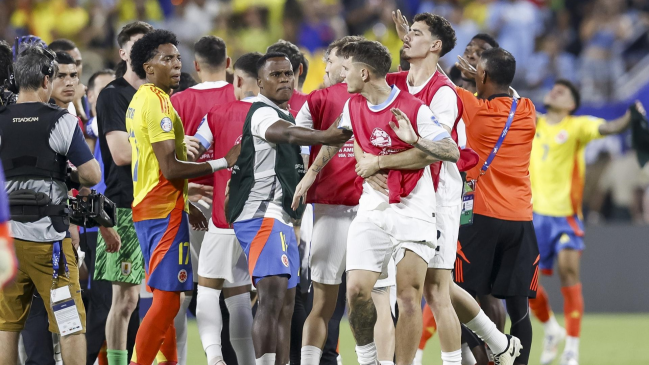   Guillermo Varela recibió tarjeta roja después del partido de Uruguay y Colombia por una agresión 