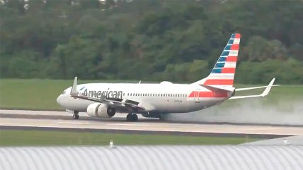   Estalló la rueda de un avión al momento de aterrizar en Florida 