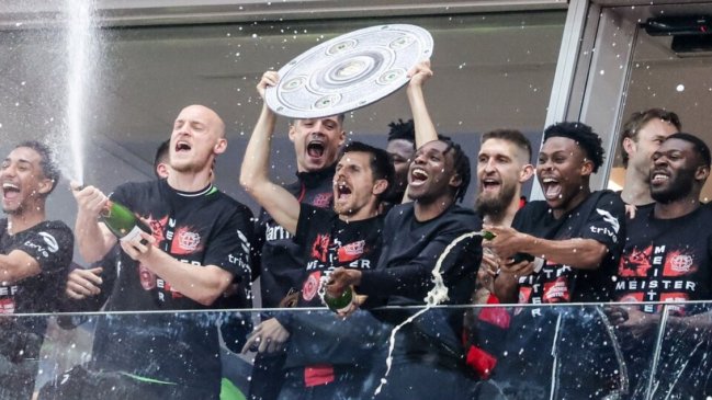   La Bundesliga aprobó que sólo los capitanes puedan dirigirse al árbitro 