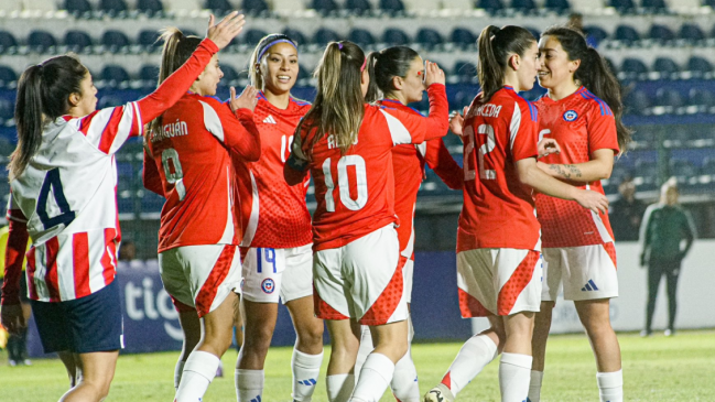   La Roja femenina goleó a Paraguay en su primer amistoso en Ypané 