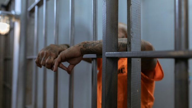   Reino Unido acelera la liberación de presos para evitar colapsos en cárceles 