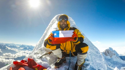   Matías Rivas comentó su experiencia como autor del libro sobre el montañista Juan Pablo Mohr 