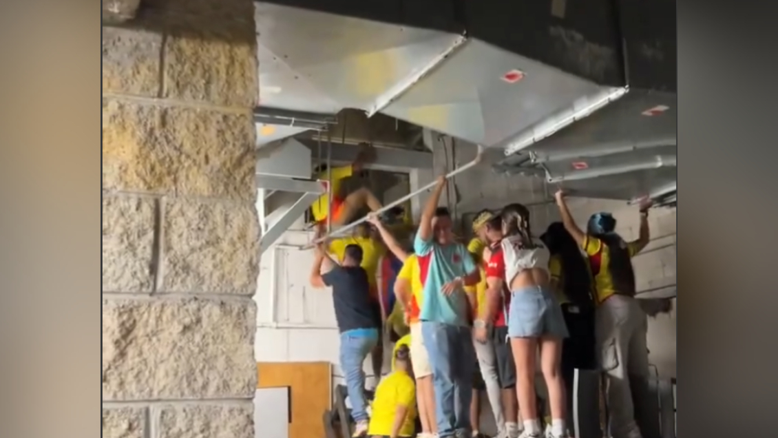 [VIDEO] Increíble: Hinchas intentaron ingresar a la final de la Copa América por los ductos de ventilación