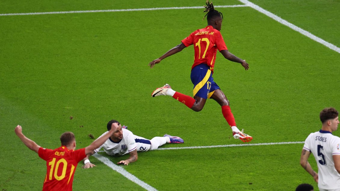 [VIDEO] Nico Williams abrió la cuenta para España en la final de la Euro