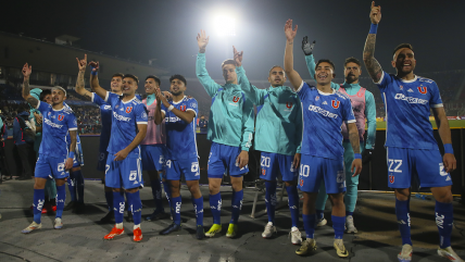   La U celebró clasificación ante Everton en la Copa Chile frente a su público en el Nacional 