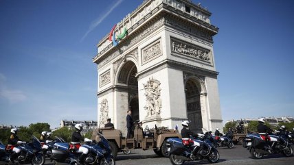  Presidente francés lideró tradicional desfile militar por el Día de la Bastilla  