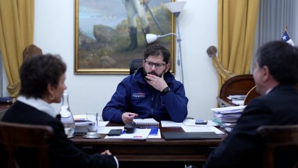   Ya en Chile, Presidente Boric se reunió con Tohá y Monsalve para abordar crisis de seguridad 