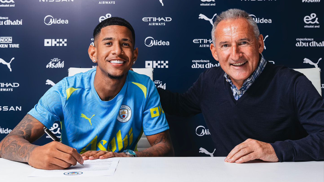 Manchester City oficializó el fichaje del brasileño Savinho
