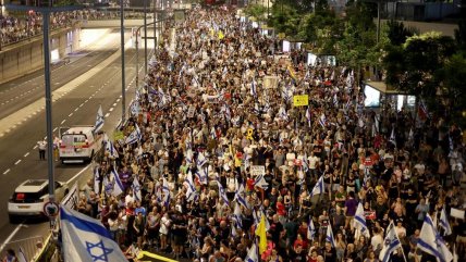  Masiva protesta en Tel Aviv para exigir a Netanyahu un acuerdo en Gaza antes de ir a EEUU  