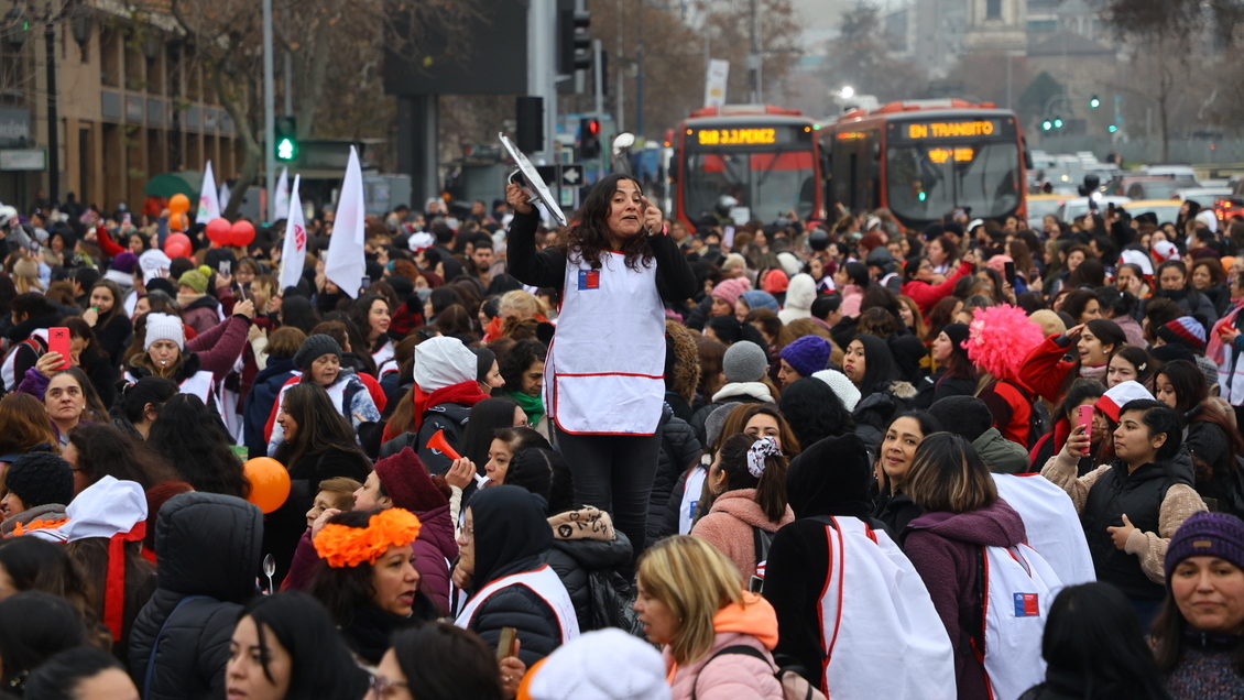 Junaeb solicitó a manipuladoras de alimentos normalizar sus funciones