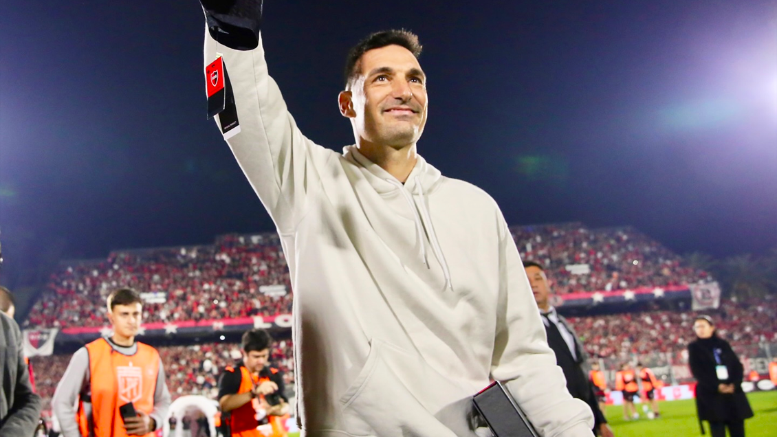 [VIDEO] Lionel Scaloni recibió sentido homenaje de Newell's en el Estadio 
