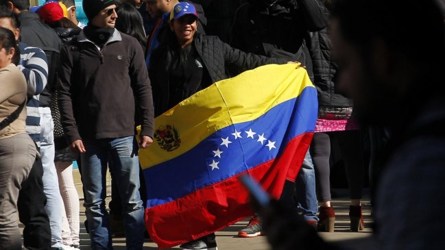   Oposición advierte que solo 2.569 venezolanos en Chile podrán votar en elección de su país 