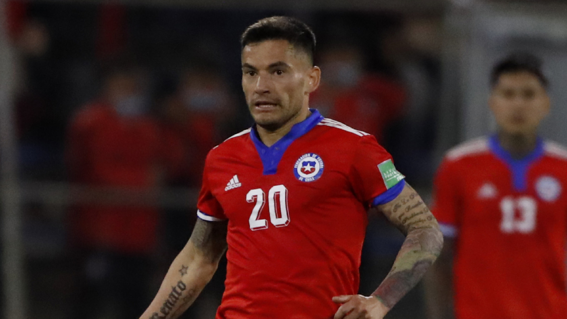 Charles Aránguiz llegará a la U en este mercado de pases