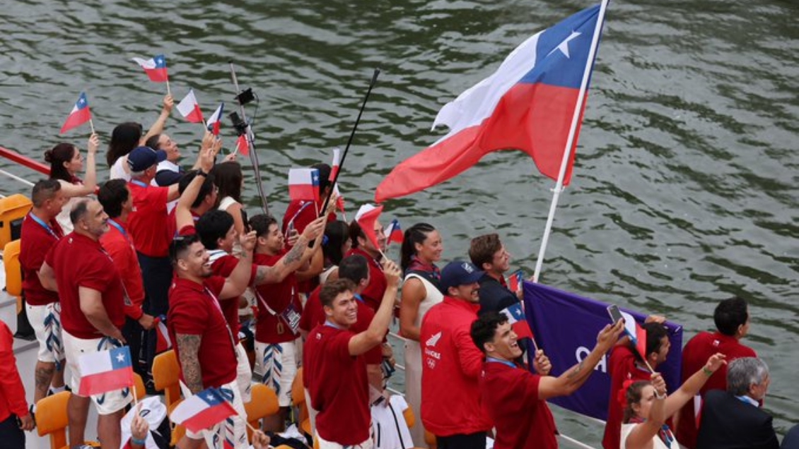 ¡Orgullo total! El Team Chile desfiló por el Río Sena en la inauguración de París 2024