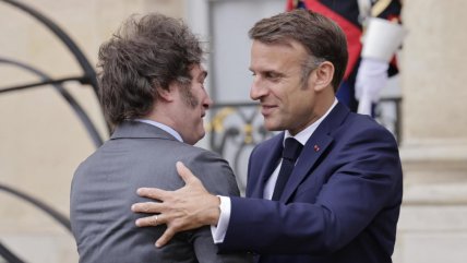   Macron recibió con un abrazo a Milei 