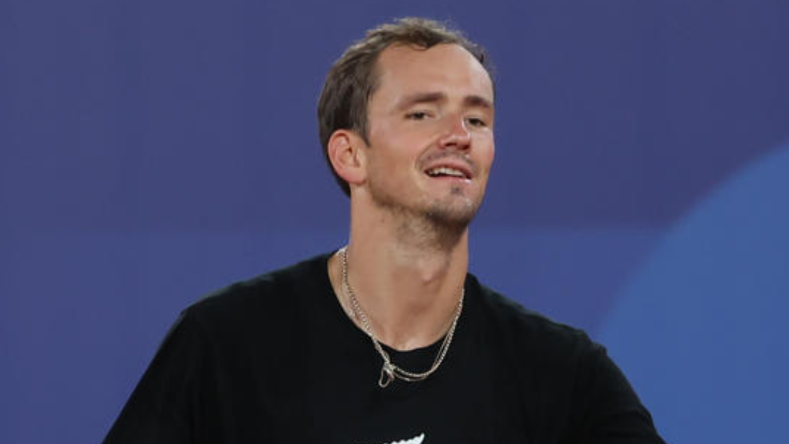 París 2024: Medvedev arrolló Hijikata y Fritz se deshizo de Bublik