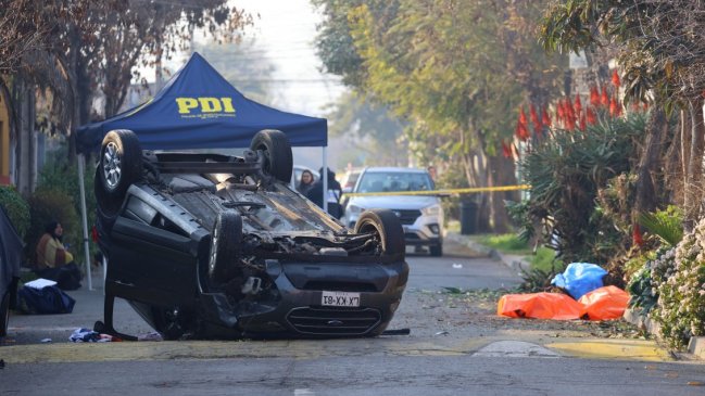  Recoleta: Conductor de auto volcado murió asesinado a tiros  