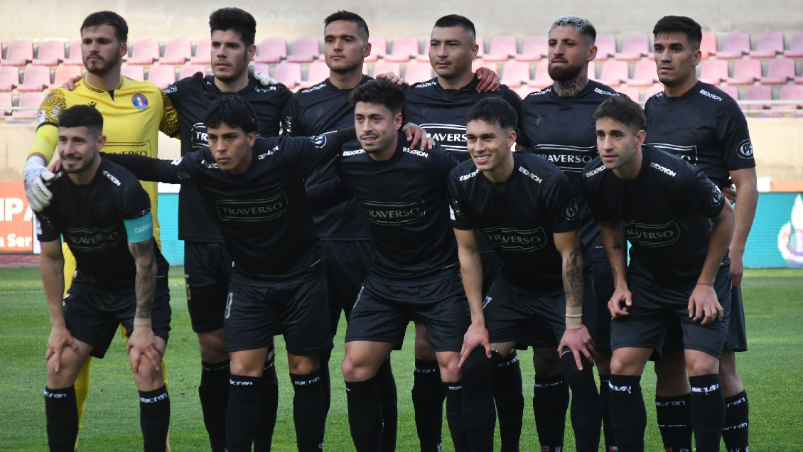 ¿Y el escudo? Uniforme alternativo de Audax Italiano llamó la atención en duelo con la U