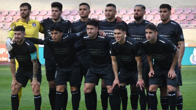 ¿Y el escudo? Uniforme alternativo de Audax Italiano llamó la atención en duelo con la U