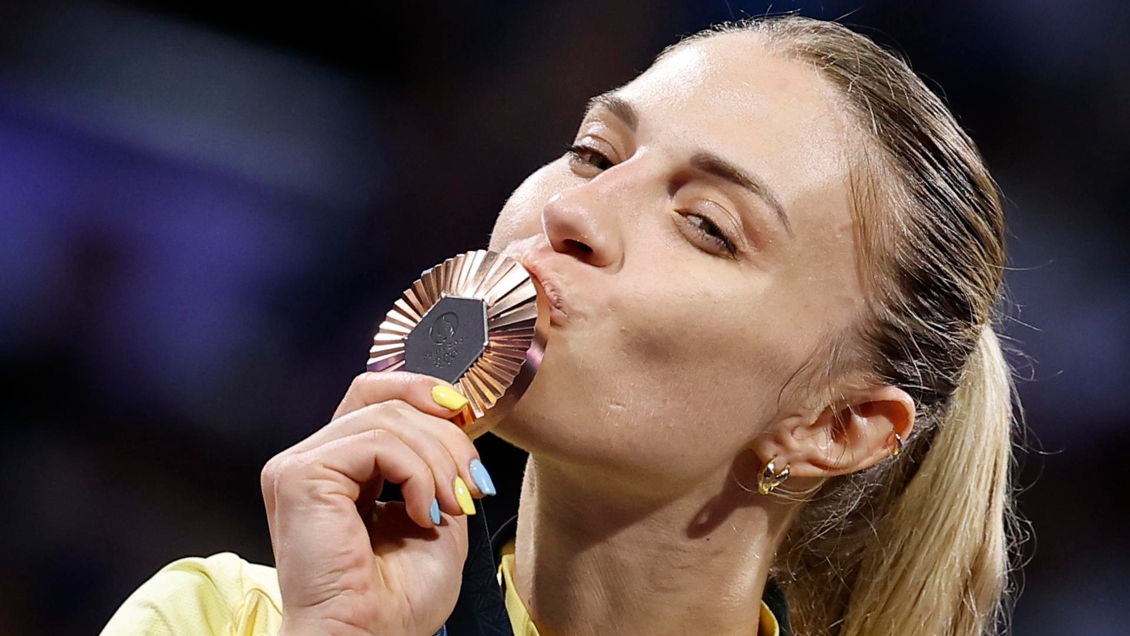 Esgrimista ucraniana dedicó su medalla a deportistas muertos en la invasión rusa